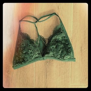 NWOT Victoria's Secret Bralette size M